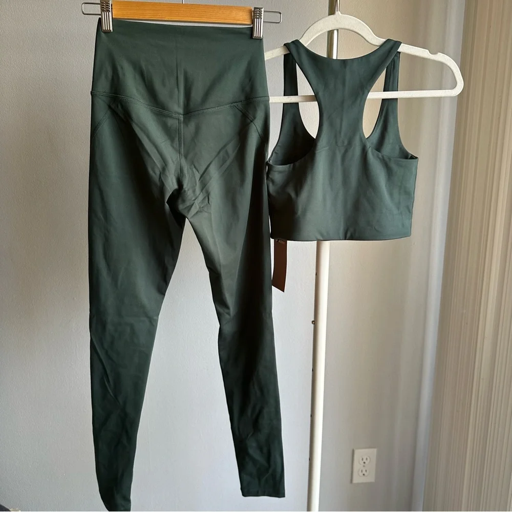 *SOLD* Full Set GirlfriendCollective Compressive High Rise Leggings + Paloma Bra - Picture 6 of 11
